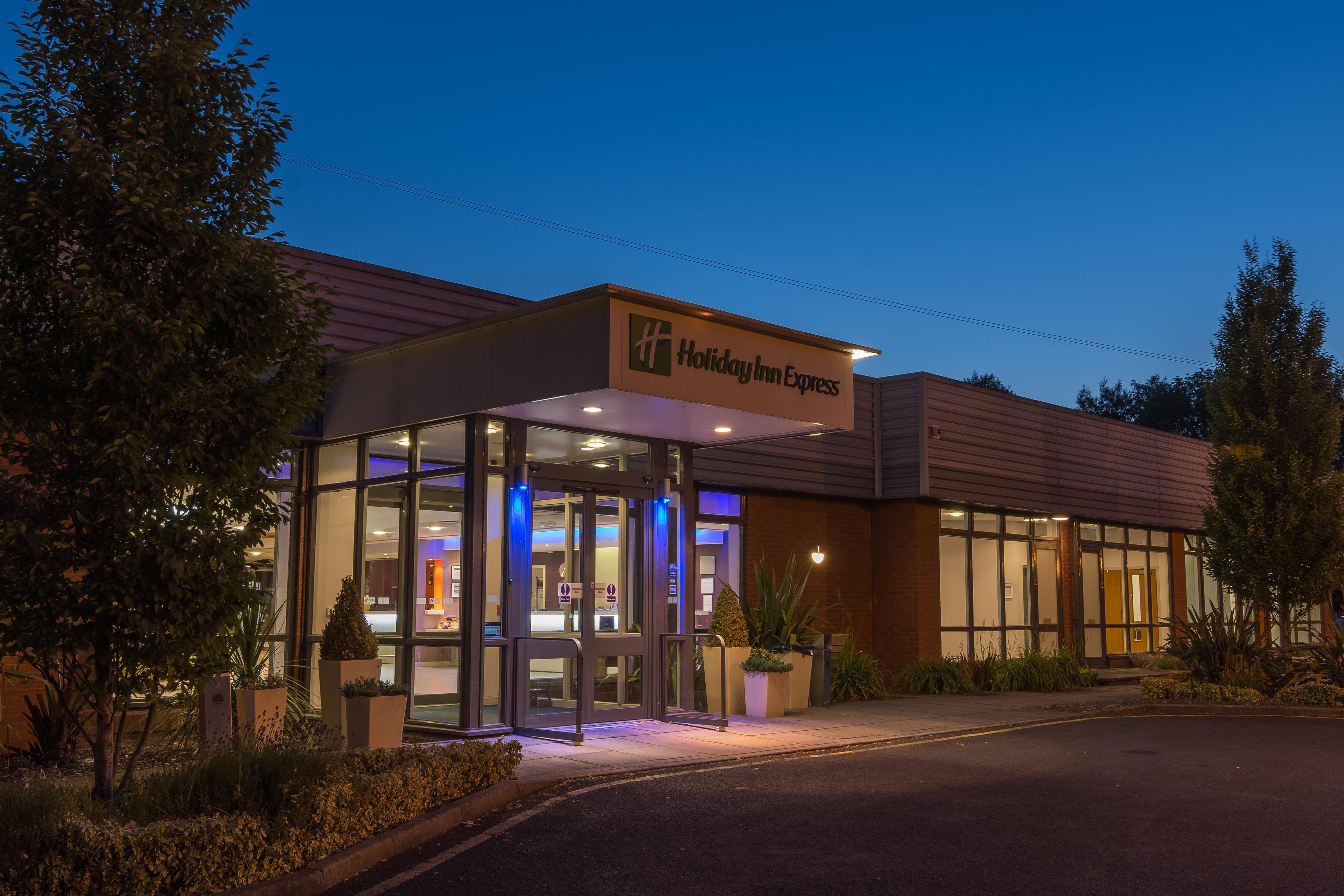 Holiday Inn Express Preston South By Ihg Екстер'єр фото